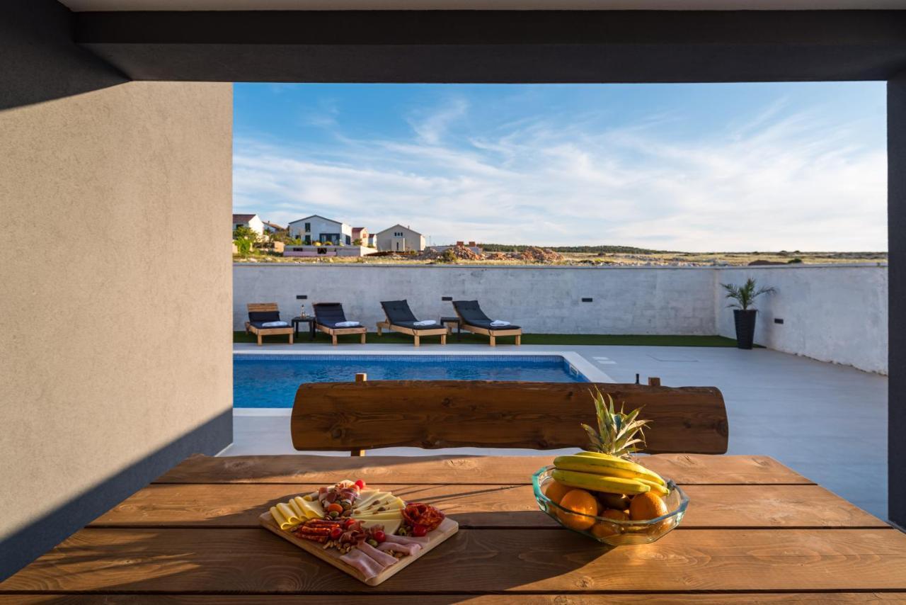 Luxury Villa Noemi Razanac Exterior photo