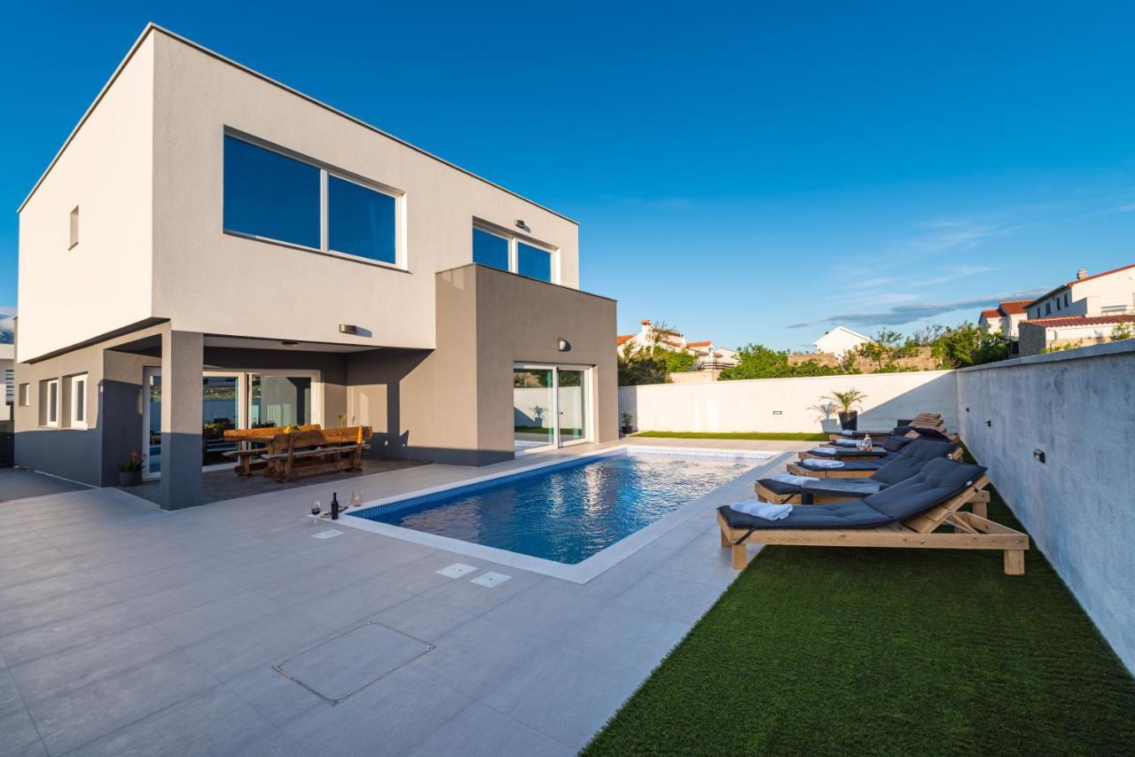 Luxury Villa Noemi Razanac Exterior photo